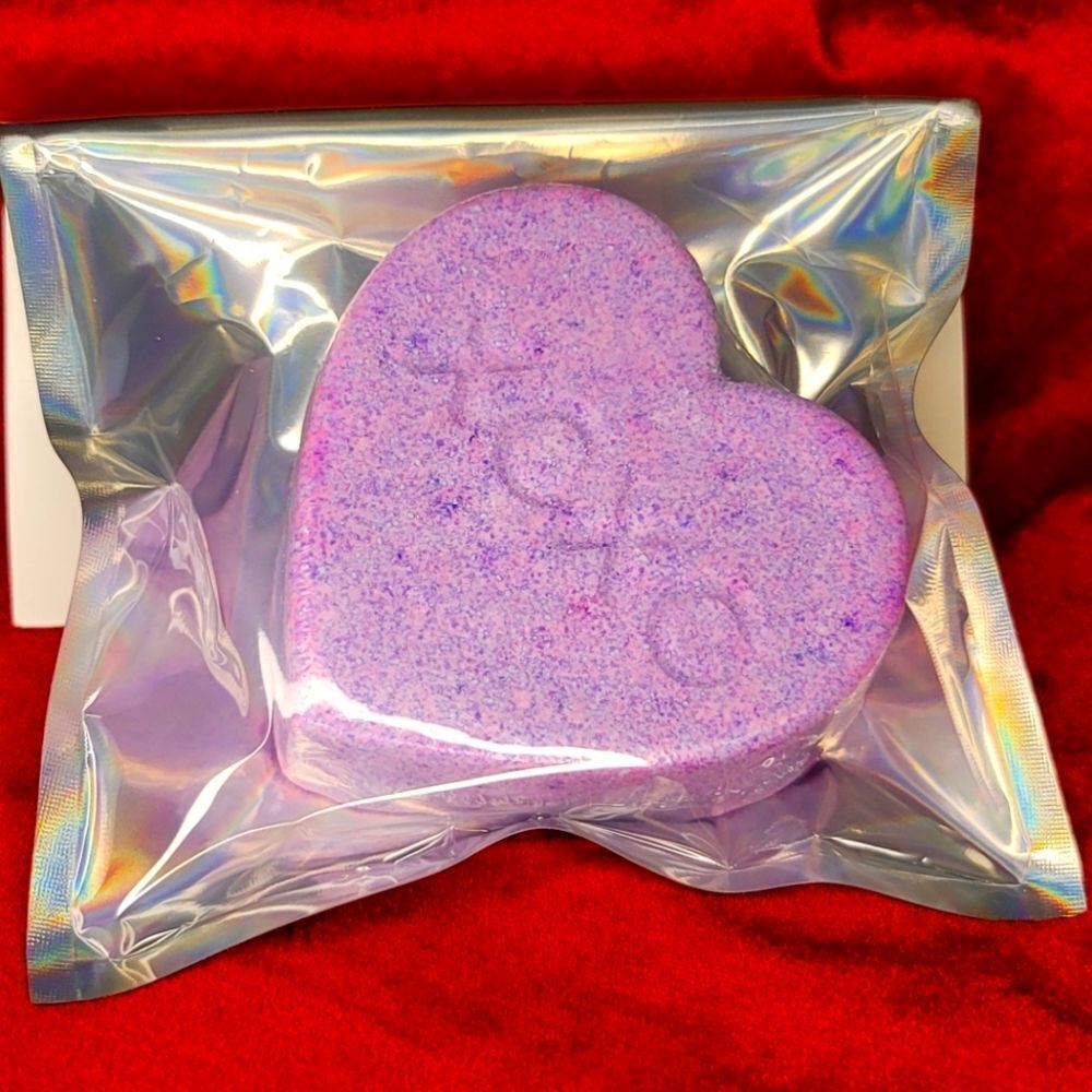 Bath Bomb - Purple Heart 💜 XOXO